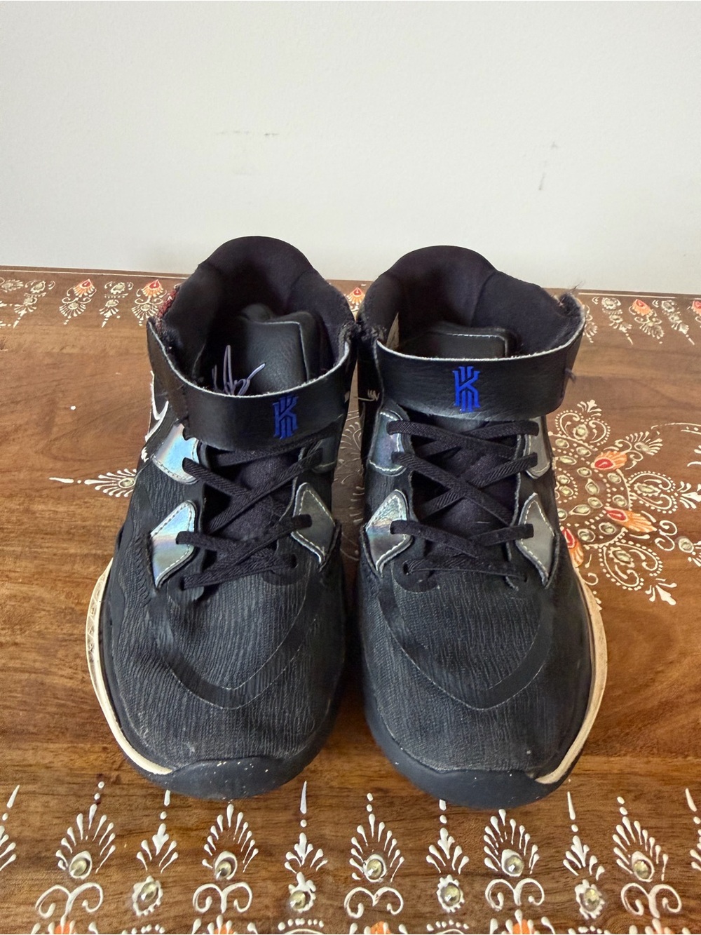 Nike Kyrie Infinity Black Metallic Silver Basketball Shoes Kids Size 3Y